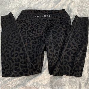Balance Athletica Lux Panther leggings- L